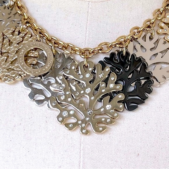 NWOT Coach Tri-Color Pave Coral Multi Disk Statement Necklace - Picture 2 of 14